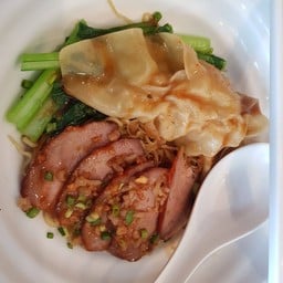 Hongkong Noodle ปั๊มน้ำมัน Caltex งามวงศ์วาน