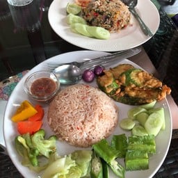 ข้าวผัดน้ำพริกกะปิ