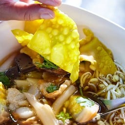ก๋วยจั๊บเจ้ดาว ตลาดปักธงชัย