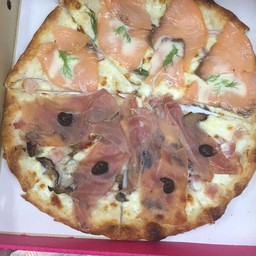 Pizza Half 440-