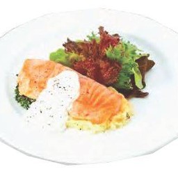 สเต็กปลาแซลมอนซอสครีมมะนาว