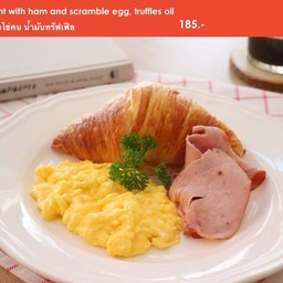 ครัวซอง แฮม ไข่คน (Butter croissant & ham, scramble egg with truffle oil)