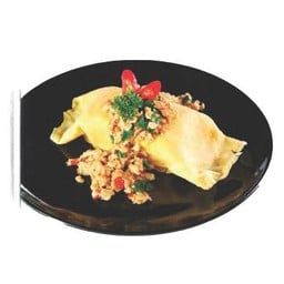 ข้าวกะเพราอกไก่ ไข่ห่อ