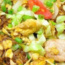 ผัดวุ้นเส้นไก่