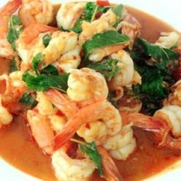 ผัดกระเพรากุ้ง