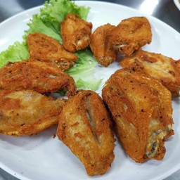 ปีกไก่ทอดน้ำปลา