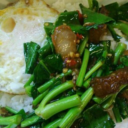 ข้าวคน้าหมูกรอบ