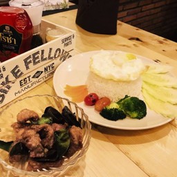 ข้าวหมูทอด