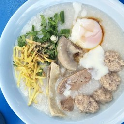 เกาเหลาเลือดหมูเจ้าเก่ามหาทุน
