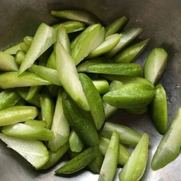ตะลิงปลิงสด - เปรี้ยวจี๊ดฉ่ำน้ำ จิ้มแล้วฟินมาก