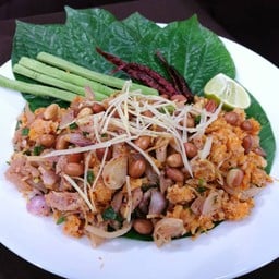 ข้าวทอดแหนมคลุก