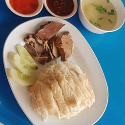 ข้าวมันไก่ ใส่เครื่องใน