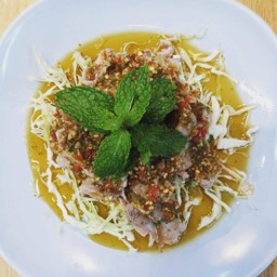 หมูมะนาว Boiled pork with lime garlicand chili sauce