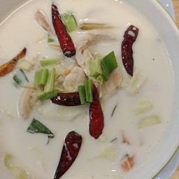 ต้มข่าไก่ Thai coconut soup with chicken
