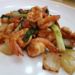 กุ้งผัดเม็ดมะม่วง