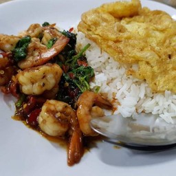 ข้าวกระเพรากุ้ง