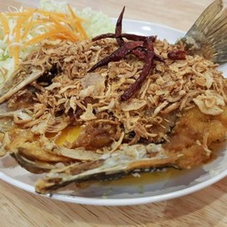 ปลากระพงทอดน้ำปลา