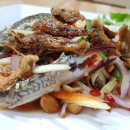 ยำมะม่วงปูม้า&ปลากรอบ