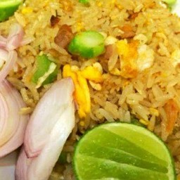 ข้าวผัดคะน้าปลาเค็ม (ใหญ่)