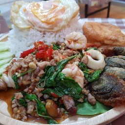 กระเพราถาด