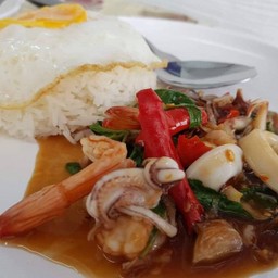 ข้าวกระเพราทะเล