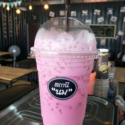 นมชมพูเย็น