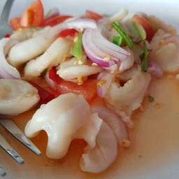 ยำไส้ตัน