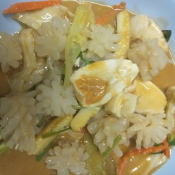 ปลาหมึกผัดไข่เค็ม Saute' squid with salted egg