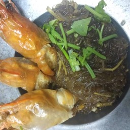 กุ้งอบวุ้นเส้น Pot-roasted shrimp with glass noodles