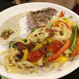 เฟตตูชินี่ มิชเชลา