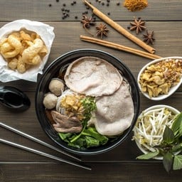 ก๋วยเตี๋ยวเรือเนื้อ