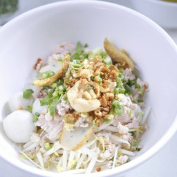 ก๋วยเตี๋ยวหมู ( น้ำ )