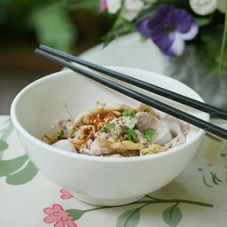 ก๋วยเตี๋ยวหมูต้มยำ ( น้ำ )