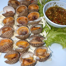 หอยแครงลวกจิ้ม Cockles with seafood sauce