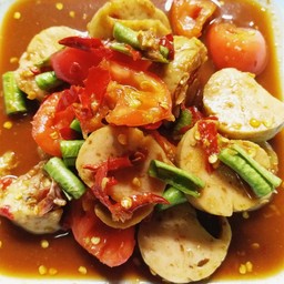 ตำปลาร้าหมูยอ Vietnamese pork sausage salad with anchovy