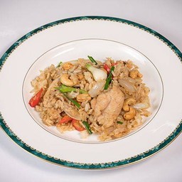 ข้าวผัดเม็ดมะม่วงไก่