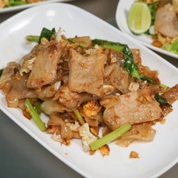 ผัดซีอิ๊วหมู
