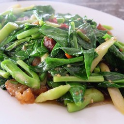 ผัดคะน้าปลาเค็ม