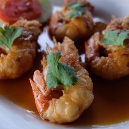กุ้งใหญ่ราดน้ำมะขาม