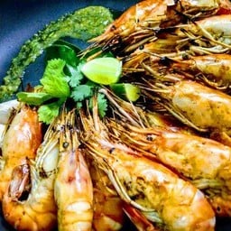กุ้งเผา กุ้งสด น้ำจิ้มรสเด็ด ถนนจันทน์