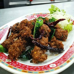 ลาบหมูทอด