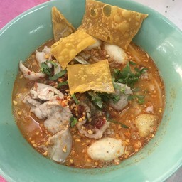 ก๋วยเตี๋ยวลูกชิ้นปลา  (เยื้องพาฝันคาราโอเกะ) หลักสี่ หลักสี่