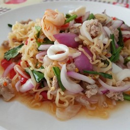 ยำมาม่ารวมมิตร