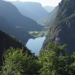Aurlandsfjord & Naeroyfjord