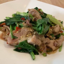 ผัดคะน้าหมู