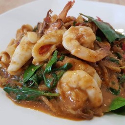 ผัดพริกแกงกุ้ง