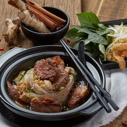 ก๋วยเตี๋ยวเนื้อตุ๋น สูตรสวัสดี