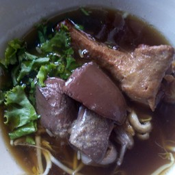 เส้นใหญ่เป็ดตุ๋น+เป็ดพะโล้