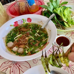 น้อยก๋วยเตี๋ยวเนื้อ