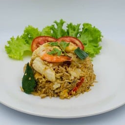 Tom Yum Seafood Fried Rice (ข้าวผัดต้มยำทะเล)